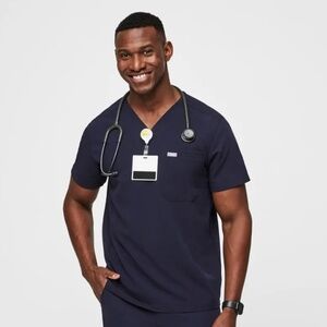 Figs Men’s XXL Navy Blue Leon Pocket Scrub Top EUC Technical Collection Shirt